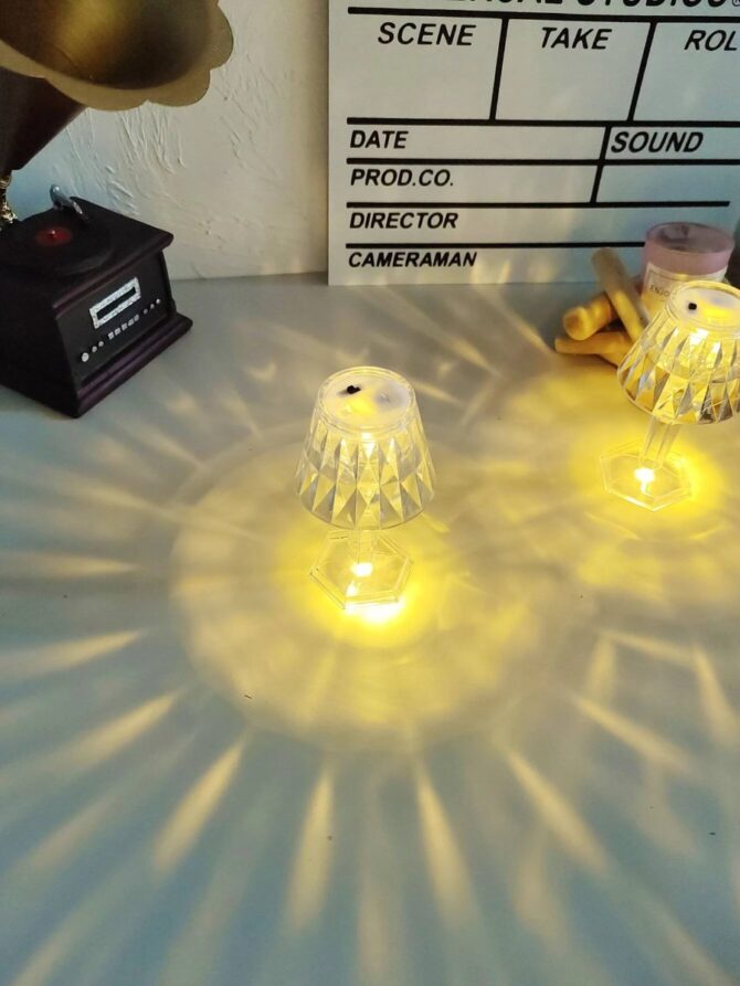 Mini Lampada Effetto Cristallo Da Tavolo A Led Con Batteria Ricaricabile Locali