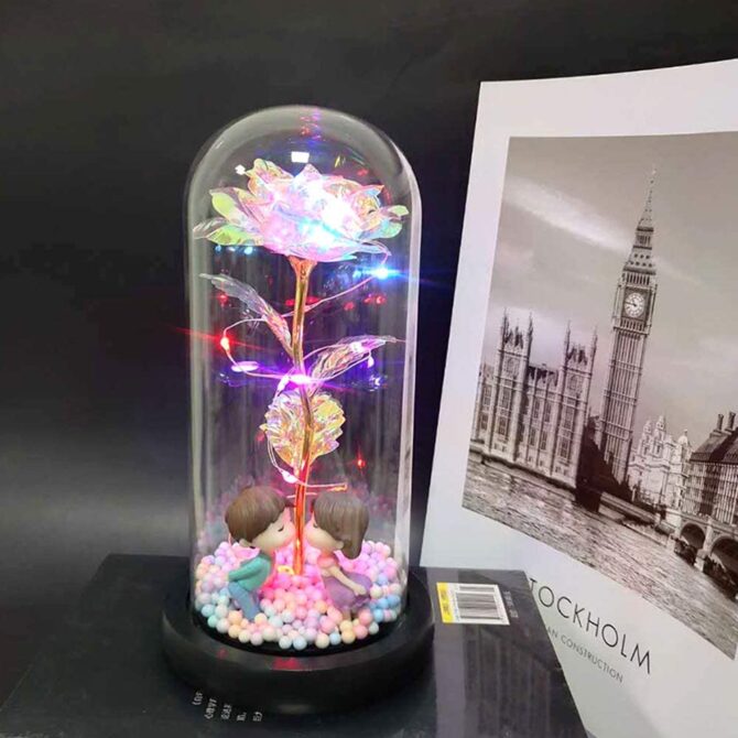 Rosa eterna a cloche con luci a LED per San Valentino con coperchio in vetro Con statuine dentro