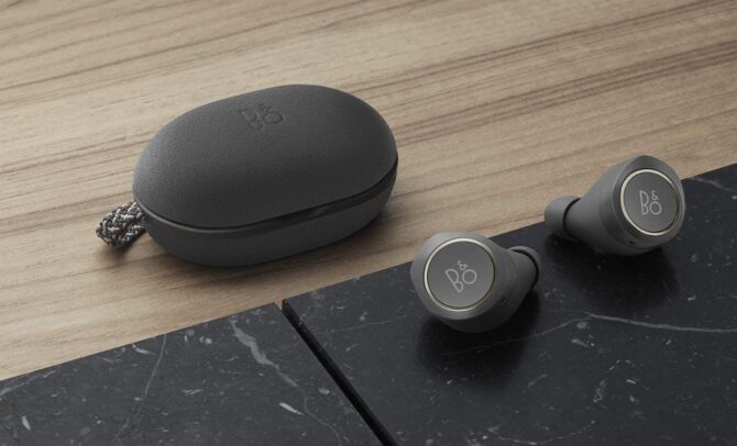 B&O PLAY di Bang & Olufsen BeoPlay E8 - Auricolari True Wireless con Custodia di Ricarica