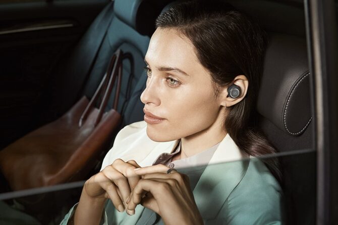 B&O PLAY di Bang & Olufsen BeoPlay E8 - Auricolari True Wireless con Custodia di Ricarica