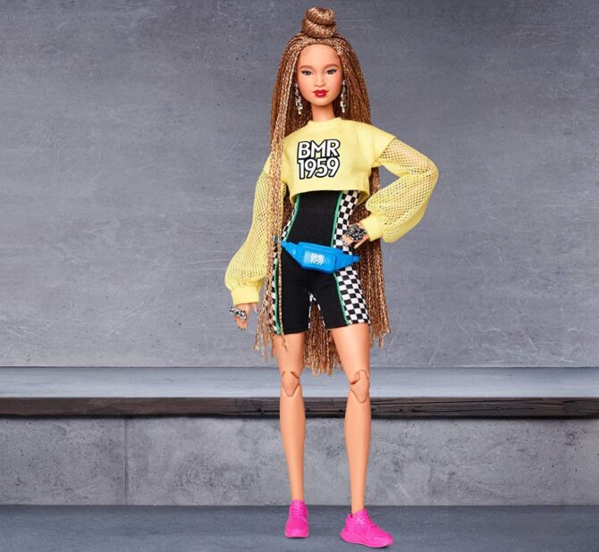 Barbie BMR1959 Bambola Snodata con Chignon e Look Sportivo