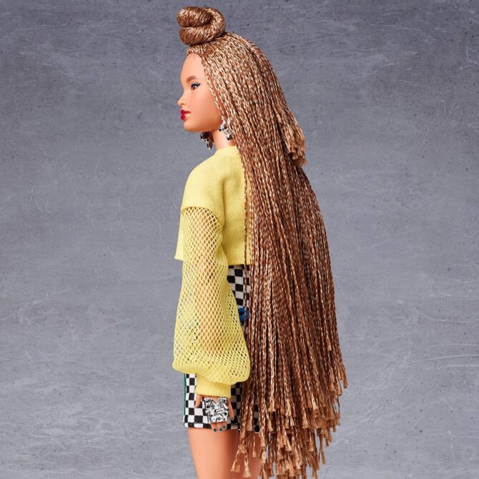 Barbie BMR1959 Bambola Snodata con Chignon e Look Sportivo