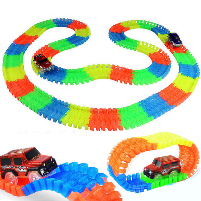 Magic Tracks Pista Base Gioco Brilla al Buio Auto Corsa Base 220 Pezzi Glow Bambini